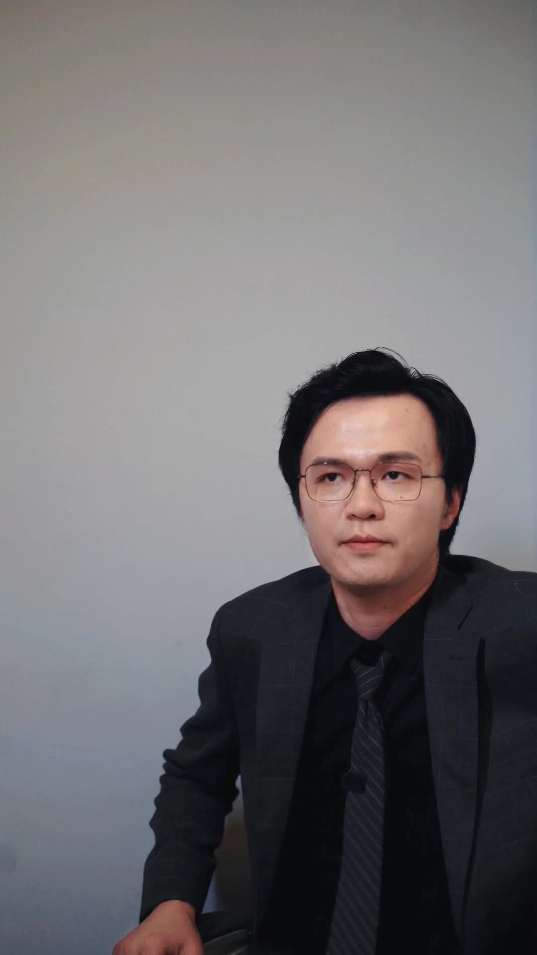 S0播报-坐姿正式